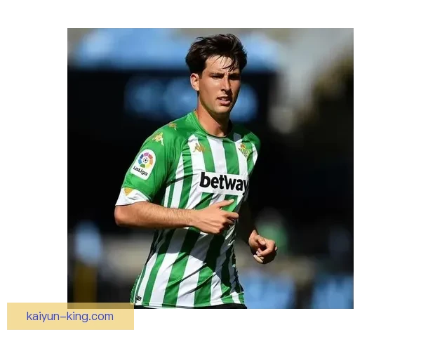 多萨里在近日的比赛中展现出持续提升的盘带风格，备受关注。