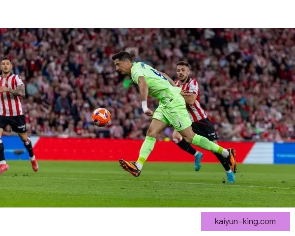 西甲赛季中，巴萨表现稳健，球队复兴之路持续向好。